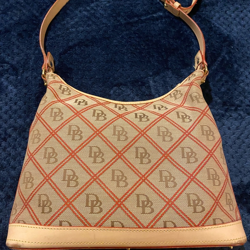 Dooney & Bourke Hobo, camel and red,